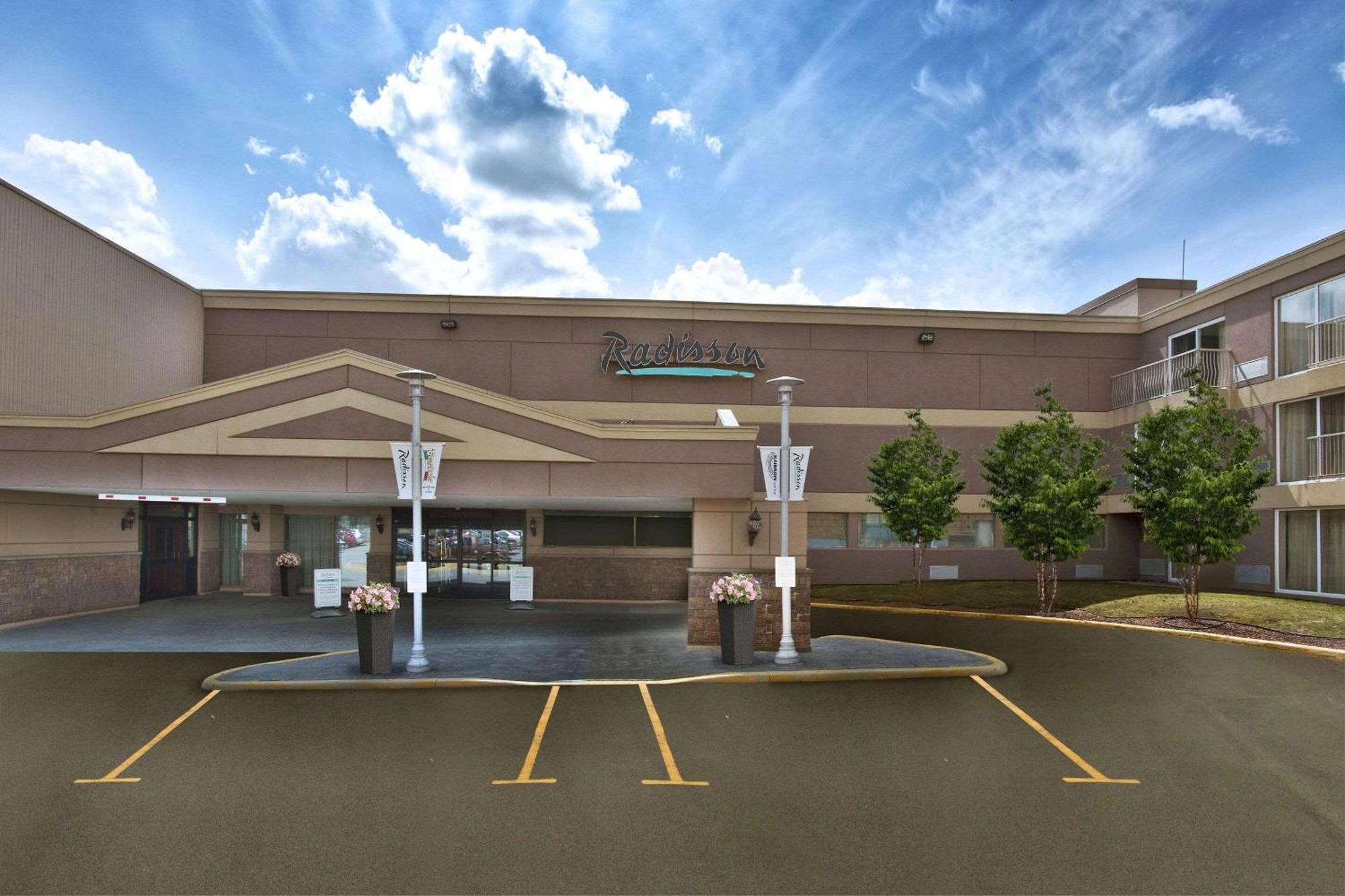 Radisson Hotel Sudbury Exterior foto